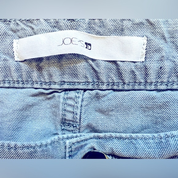 Classic JOE’S non-ripped, lightweight classier jean shirt - Picture 3 of 4